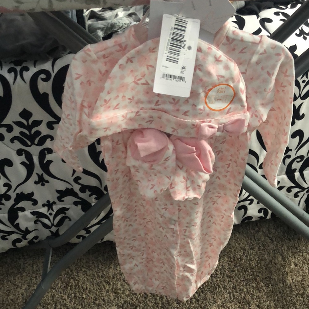 NWT Carter’s converter gown size 6 months